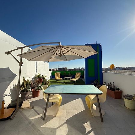 Appartement Petite Penthouse With The Sunniest Terrace In Valence Extérieur photo