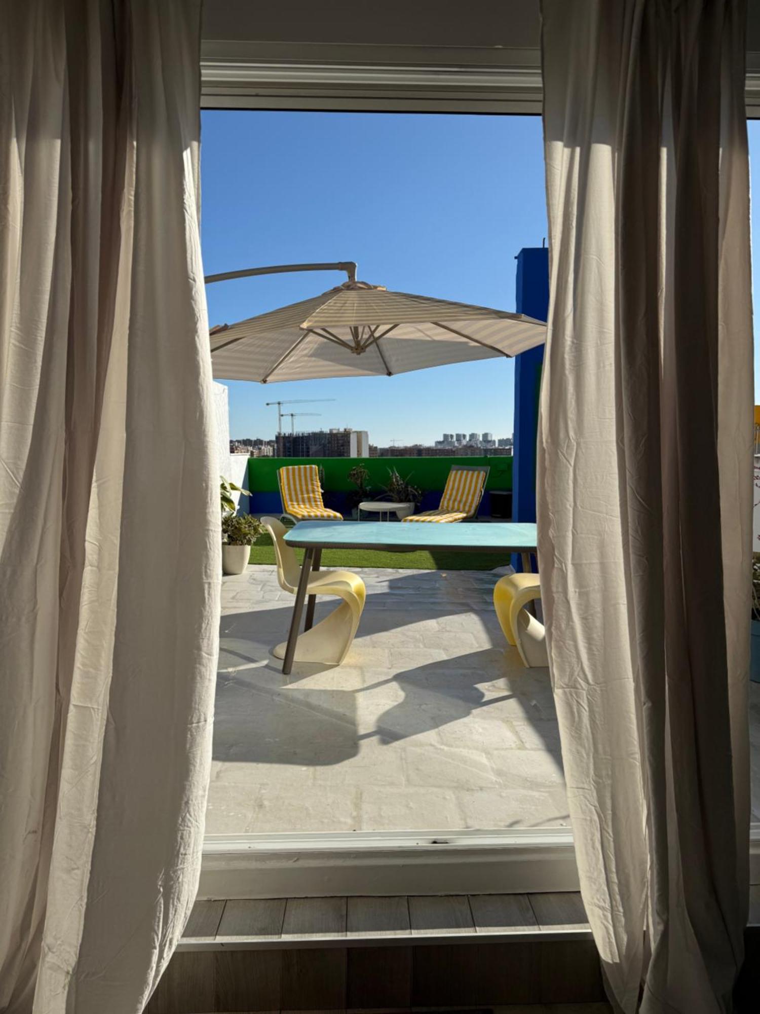 Appartement Petite Penthouse With The Sunniest Terrace In Valence Extérieur photo